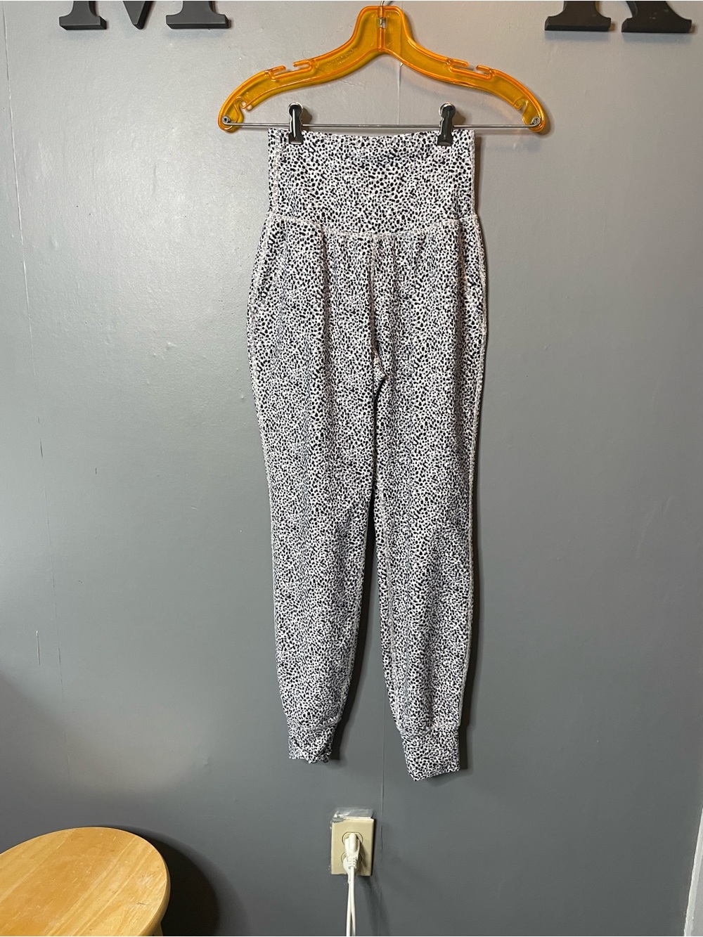 Old‎ Navy active yoga Joggers Speckled High-Waist - Black & White size XS